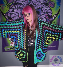 Load image into Gallery viewer, Parrot Stripe Hexi Cardi